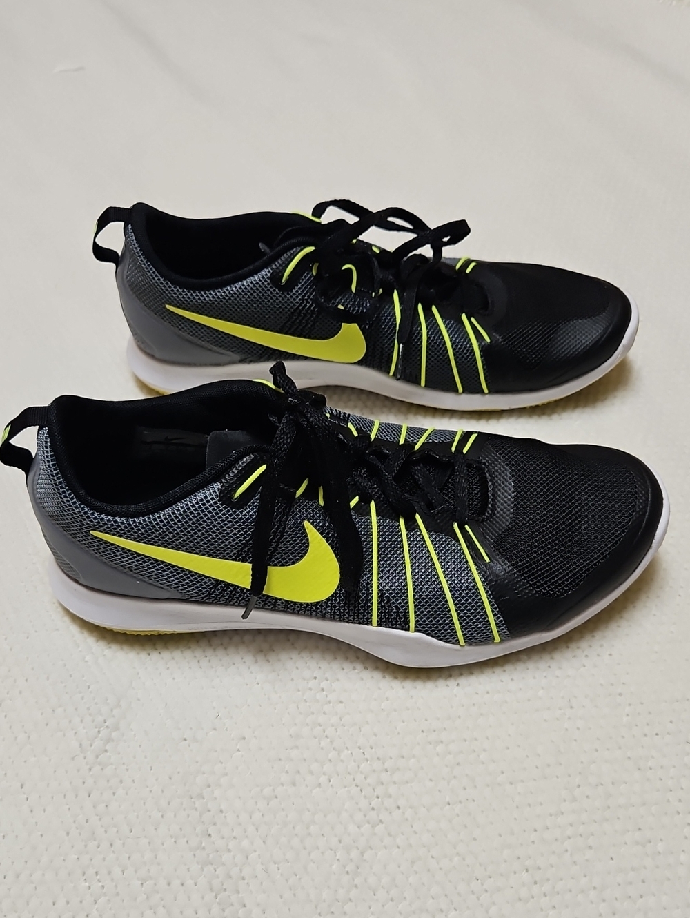 Nike Black & Volt Men's Training Sneakers